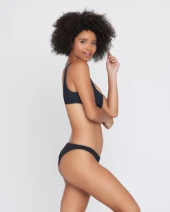 Ribbed Camacho Bikini Bottom -Sunflai Swimwear Shop 5795996 ROBBIE CAMACHO BLK V 2 f048468a dea2 47dd b510 1450be4dc8ab