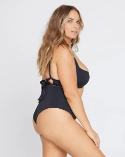 Portia Bikini Bottom -Sunflai Swimwear Shop 5797149 CAMELLIA PORTIA BLK A 2 0d450ef4 2c5c 4611 b81f a4d7c6cd081e