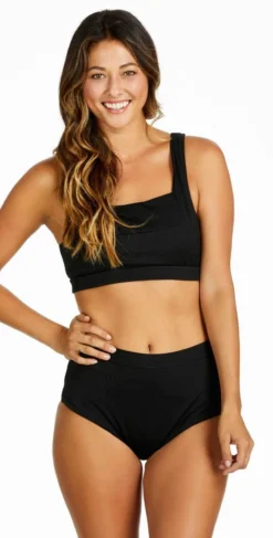 Raisins Ribbed Summer Halter Top In Black Y710282-BLK